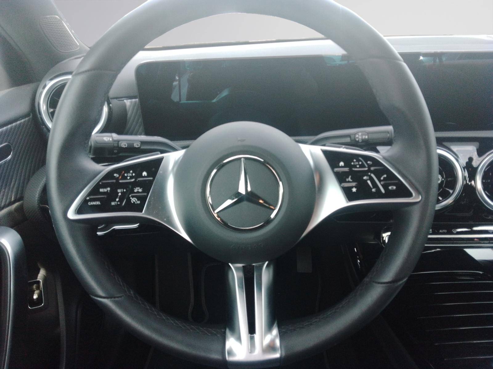 Image Mercedes-Benz CLASSE A 250 e Hybrid EQ Progressive Line  Classe A 250 e 8G-DCT Progressive Line 250 e Hybrid EQ Progressive Line