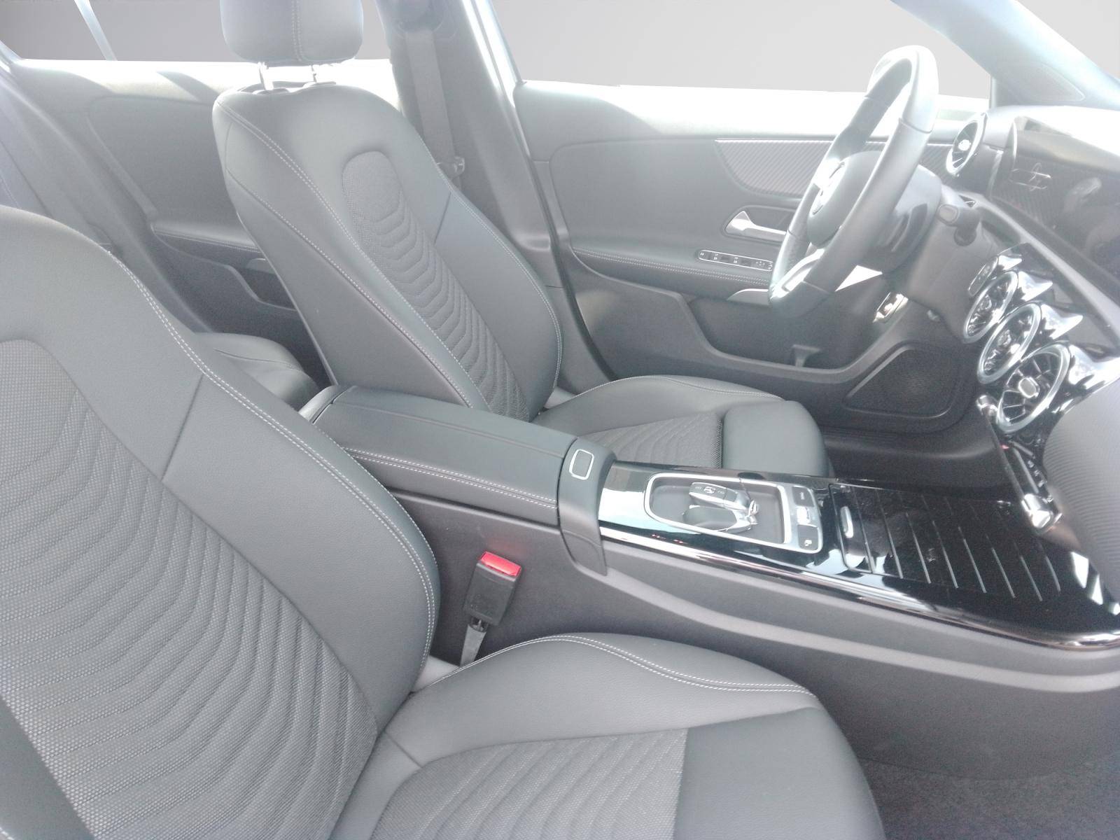 Image Mercedes-Benz CLASSE A 250 e Hybrid EQ Progressive Line  Classe A 250 e 8G-DCT Progressive Line 250 e Hybrid EQ Progressive Line