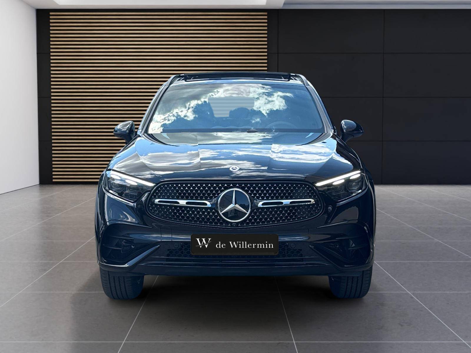 Image Mercedes-Benz GLC SUV GLC 300 e  Hybrid EQ 4MATIC AMG Line +  GLC 300 e  Hybrid EQ 4MATIC AMG Line + GLC 300 e  Hybrid EQ 4MATIC AMG Line +
