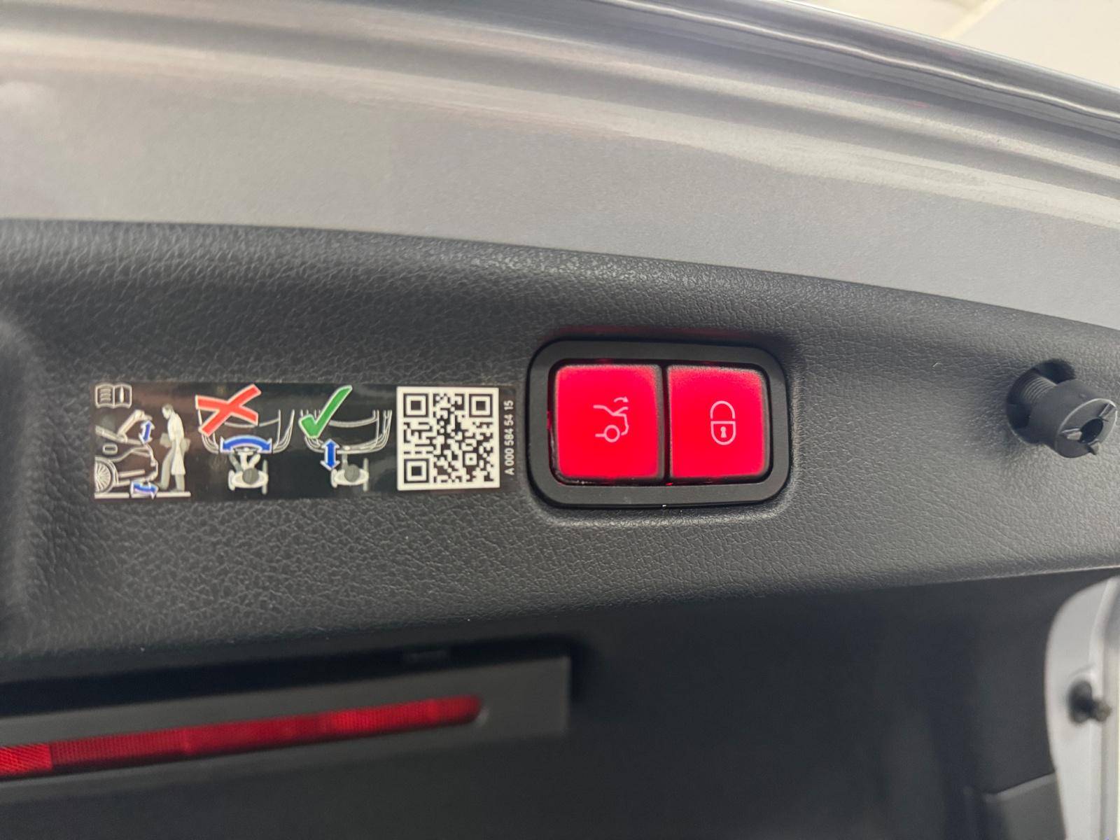 Image Mercedes-Benz CLASSE C BERLINE Mercedes-AMG C 63 S E PERFORMANCE Berline  Classe C AMG 63 S E Performance 9G-Tronic 4Matic+ Mercedes-AMG C 63 S E PERFORMANCE Berline