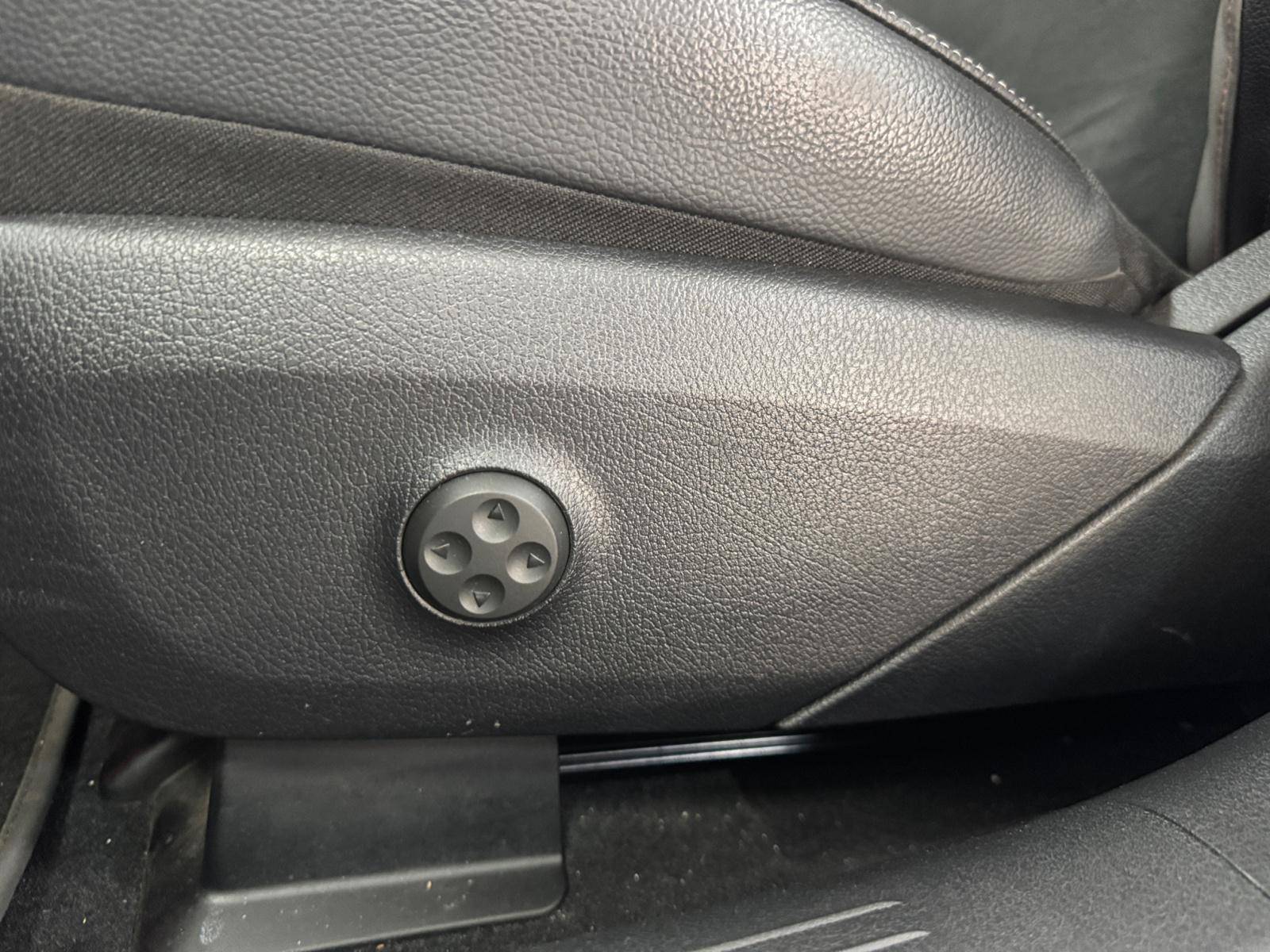 Image Mercedes-Benz EQE BERLINE EQE 350+ AMG Line  EQE SUV 350+ AMG Line EQE 350+ AMG Line