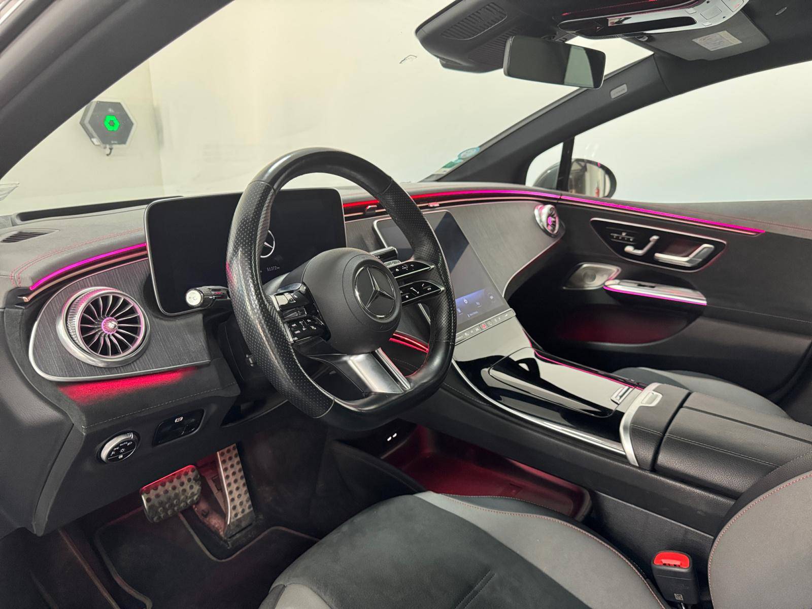 Image Mercedes-Benz EQE BERLINE EQE 350+ AMG Line  EQE SUV 350+ AMG Line EQE 350+ AMG Line