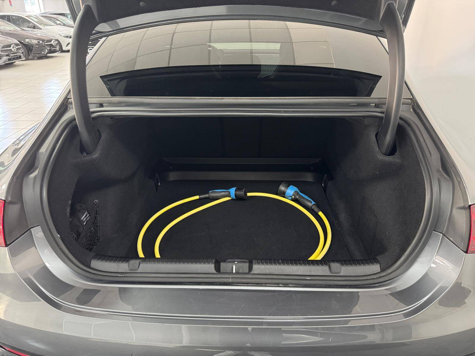 Image Mercedes-Benz EQE BERLINE EQE 350+ AMG Line  EQE SUV 350+ AMG Line EQE 350+ AMG Line