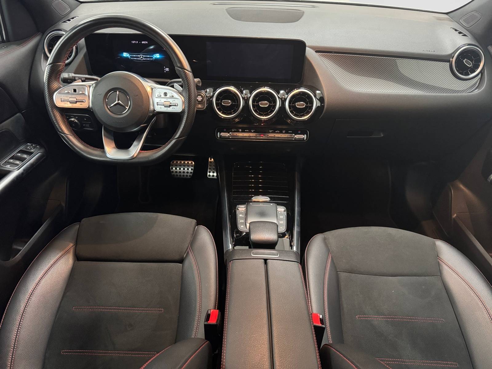 Image Mercedes-Benz GLA 200 d AMG Line  GLA 200D 8G-DCT AMG LINE 200 d AMG Line