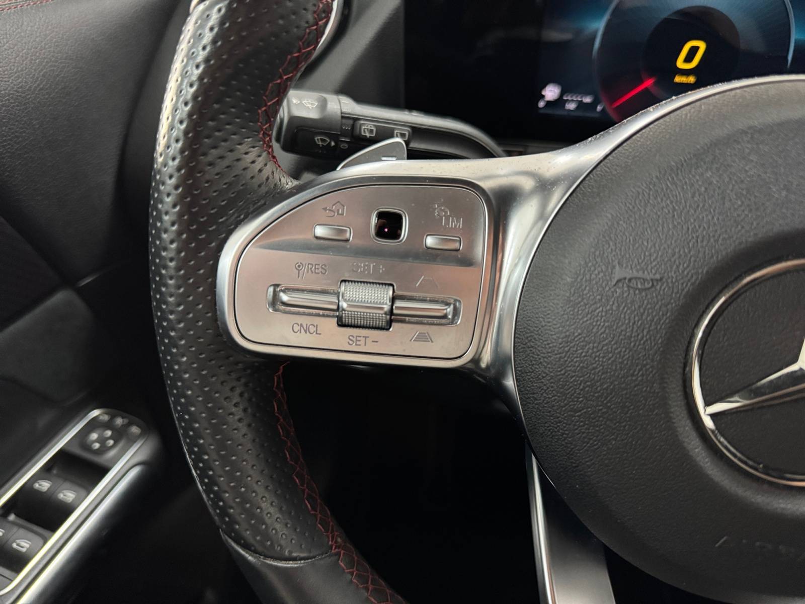 Image Mercedes-Benz GLA 200 d AMG Line  GLA 200D 8G-DCT AMG LINE 200 d AMG Line