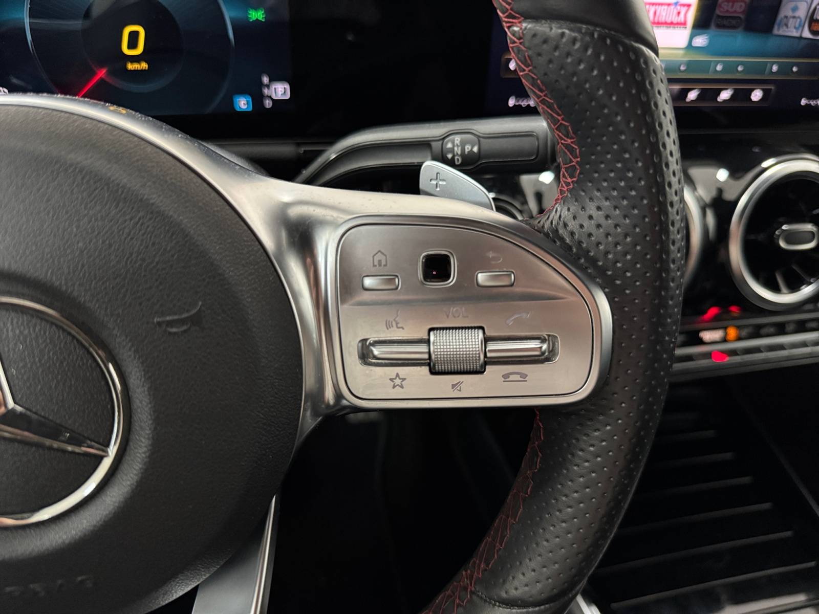 Image Mercedes-Benz GLA 200 d AMG Line  GLA 200D 8G-DCT AMG LINE 200 d AMG Line