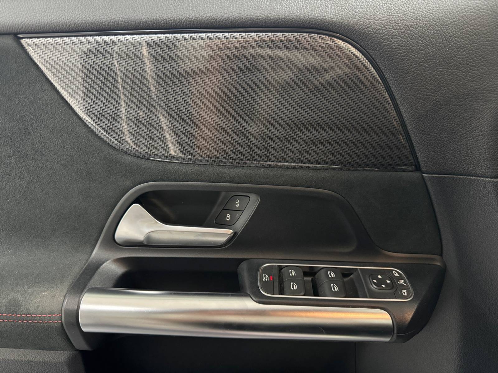 Image Mercedes-Benz GLA 200 d AMG Line  GLA 200D 8G-DCT AMG LINE 200 d AMG Line