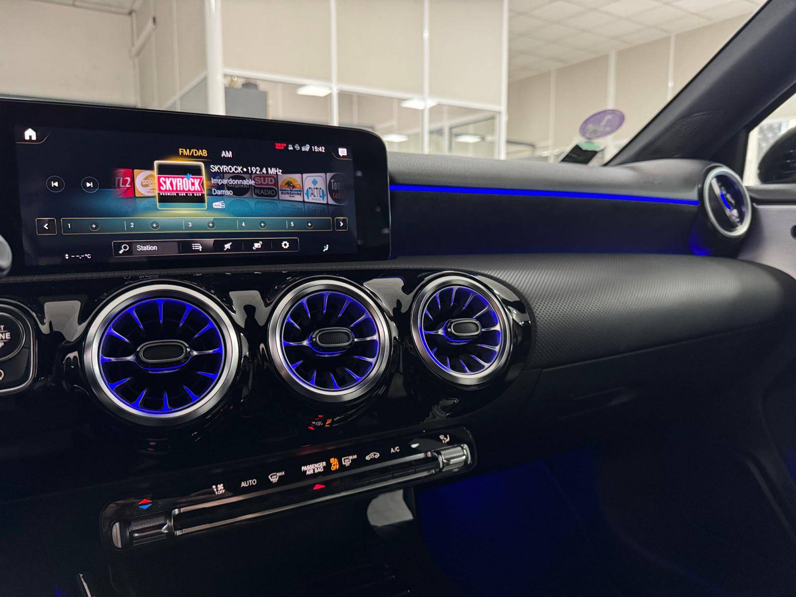 Image Mercedes-Benz CLASSE A 180 AMG Line  Classe A 180 7G-DCT AMG Line 180 AMG Line