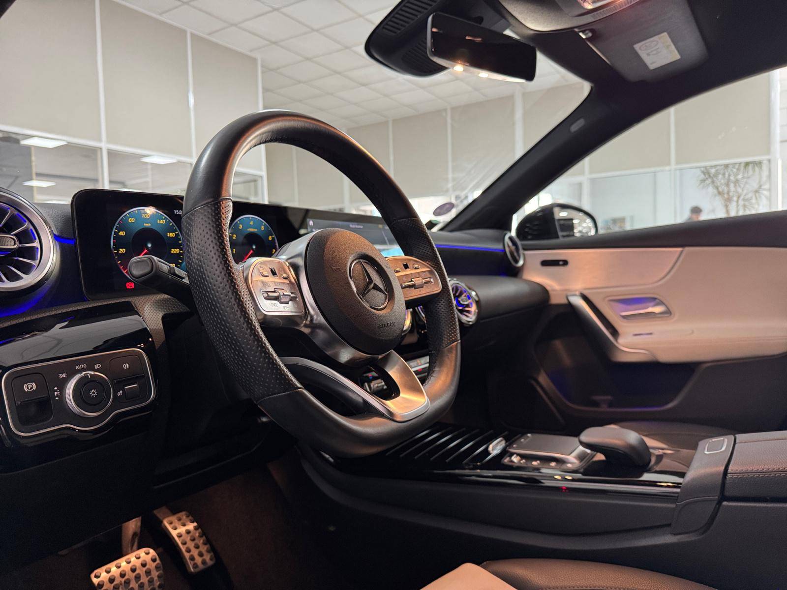 Image Mercedes-Benz CLASSE A 180 AMG Line  Classe A 180 7G-DCT AMG Line 180 AMG Line