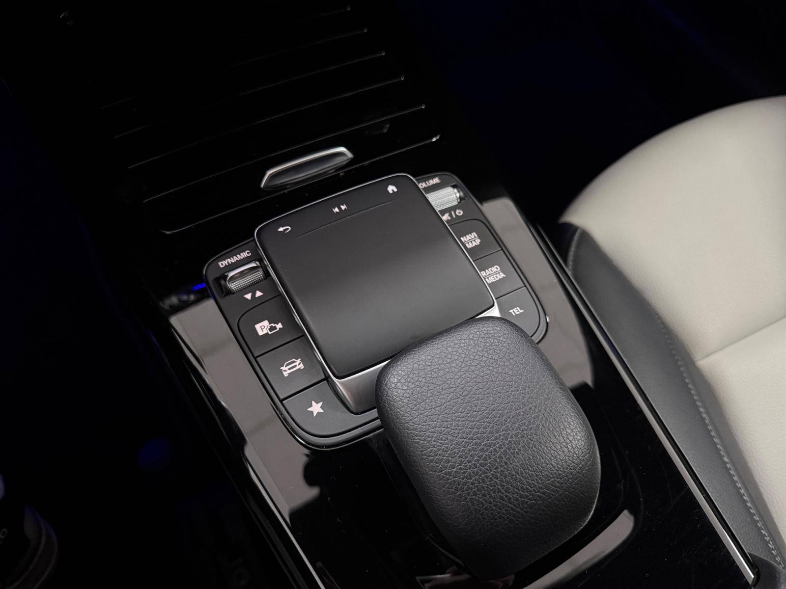 Image Mercedes-Benz CLASSE A 180 AMG Line  Classe A 180 7G-DCT AMG Line 180 AMG Line