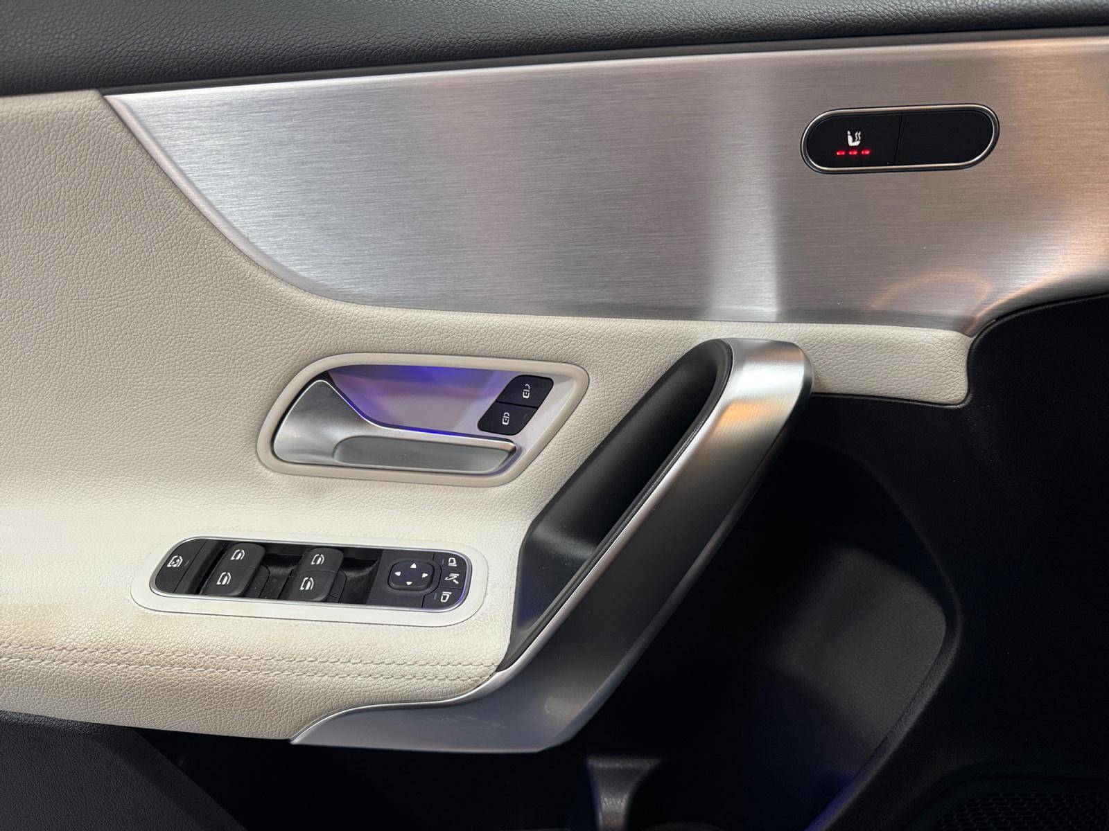 Image Mercedes-Benz CLASSE A 180 AMG Line  Classe A 180 7G-DCT AMG Line 180 AMG Line