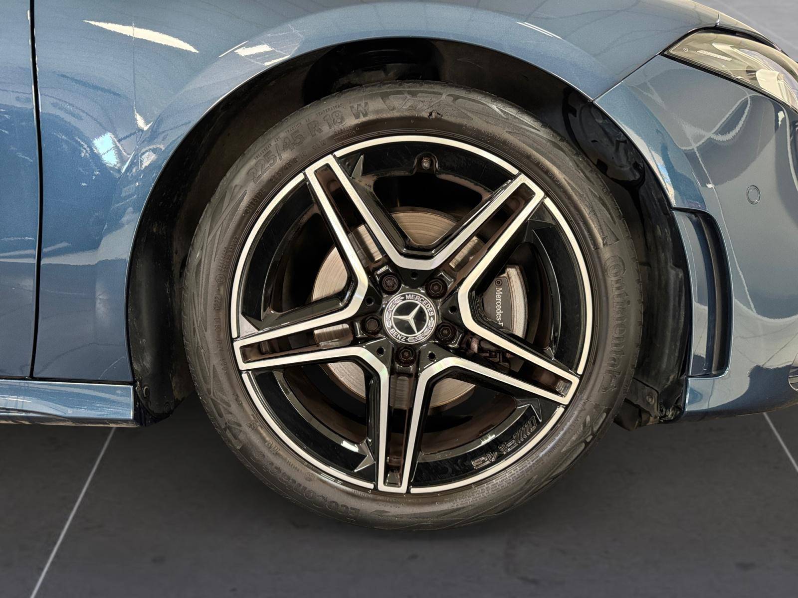 Image Mercedes-Benz CLASSE A 180 AMG Line  Classe A 180 7G-DCT AMG Line 180 AMG Line