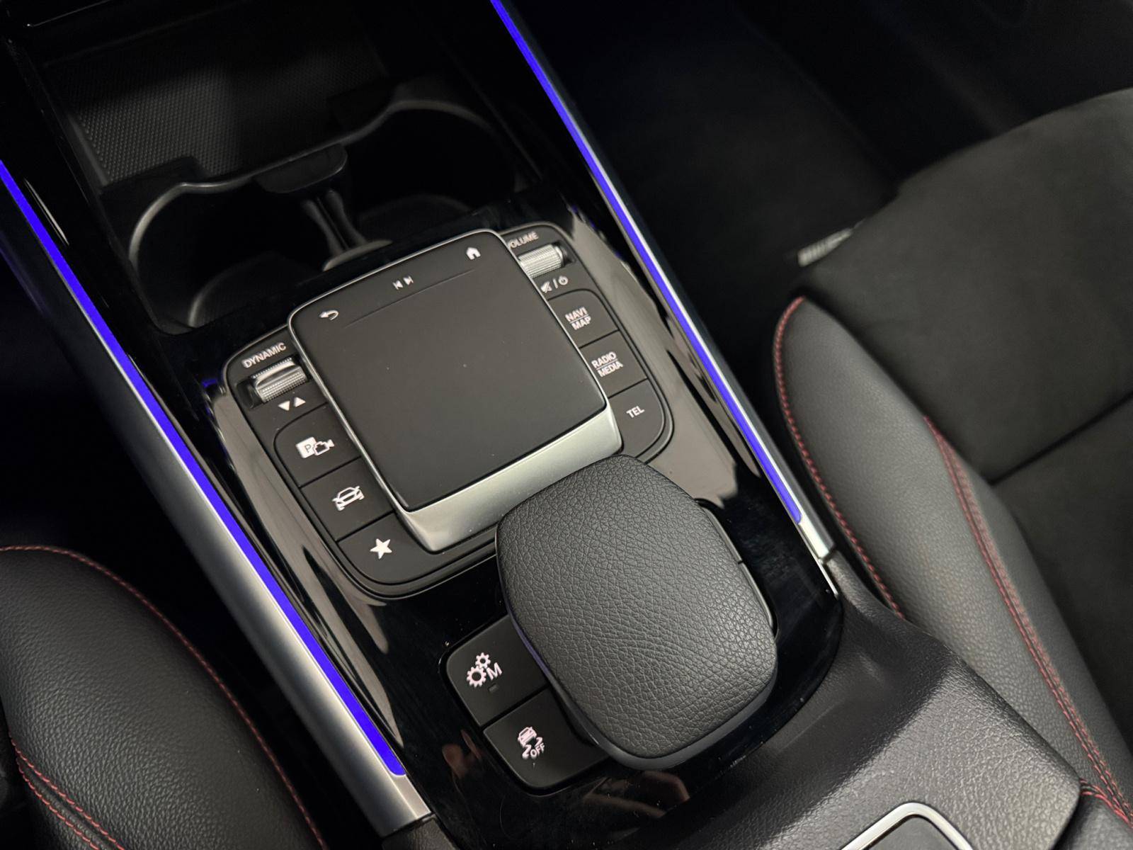 Image Mercedes-Benz GLA Mercedes-AMG  45 S 4MATIC+  GLA 45 S AMG 8G-DCT Speedshift AMG 4Matic+ Mercedes-AMG  45 S 4MATIC+