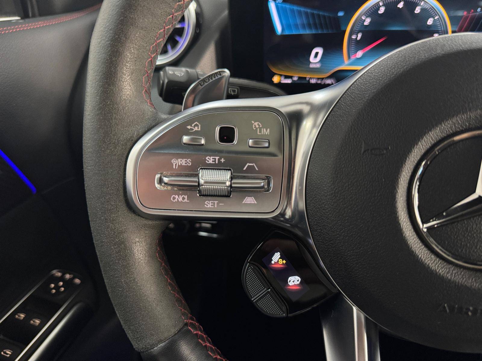 Image Mercedes-Benz GLA Mercedes-AMG  45 S 4MATIC+  GLA 45 S AMG 8G-DCT Speedshift AMG 4Matic+ Mercedes-AMG  45 S 4MATIC+