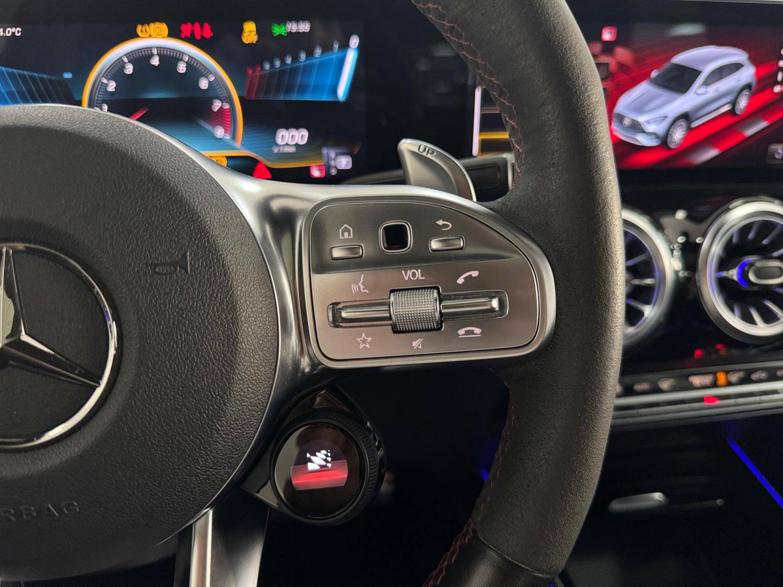 Image Mercedes-Benz GLA Mercedes-AMG  45 S 4MATIC+  GLA 45 S AMG 8G-DCT Speedshift AMG 4Matic+ Mercedes-AMG  45 S 4MATIC+