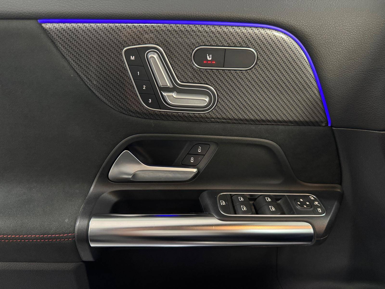 Image Mercedes-Benz GLA Mercedes-AMG  45 S 4MATIC+  GLA 45 S AMG 8G-DCT Speedshift AMG 4Matic+ Mercedes-AMG  45 S 4MATIC+