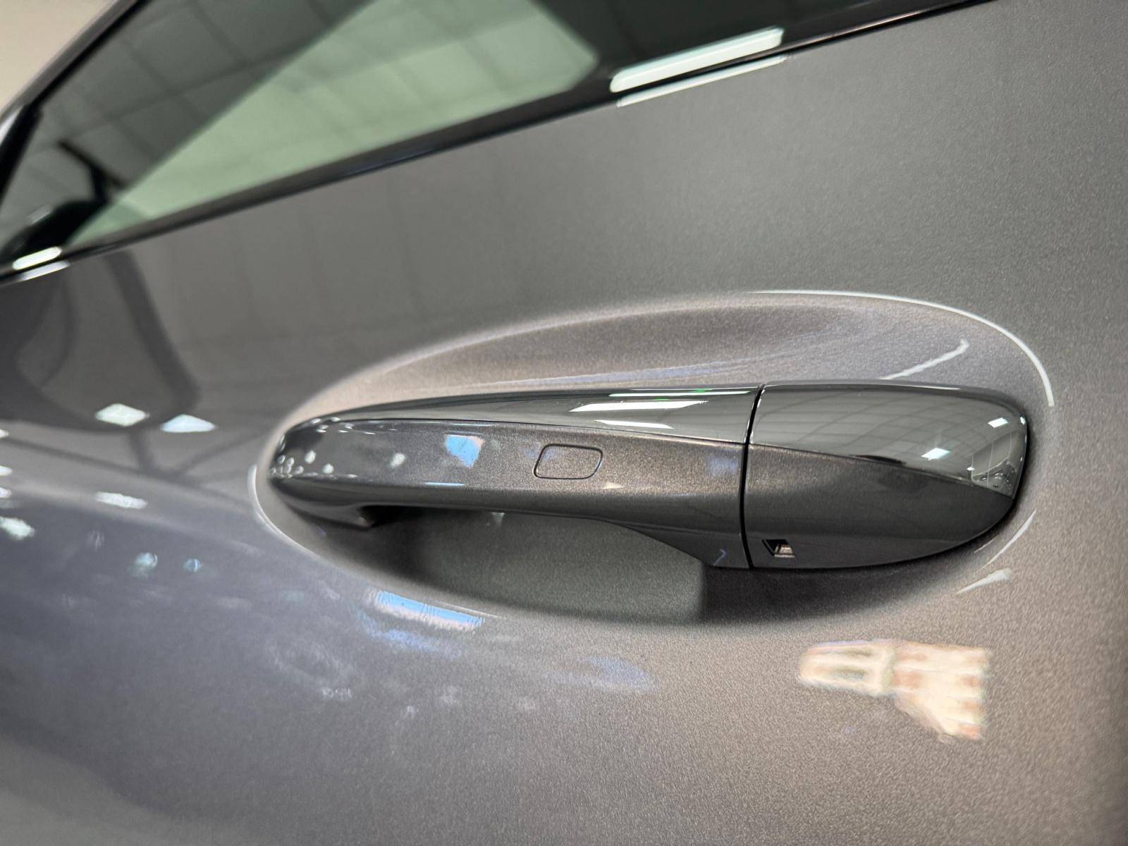 Image Mercedes-Benz GLA Mercedes-AMG  45 S 4MATIC+  GLA 45 S AMG 8G-DCT Speedshift AMG 4Matic+ Mercedes-AMG  45 S 4MATIC+