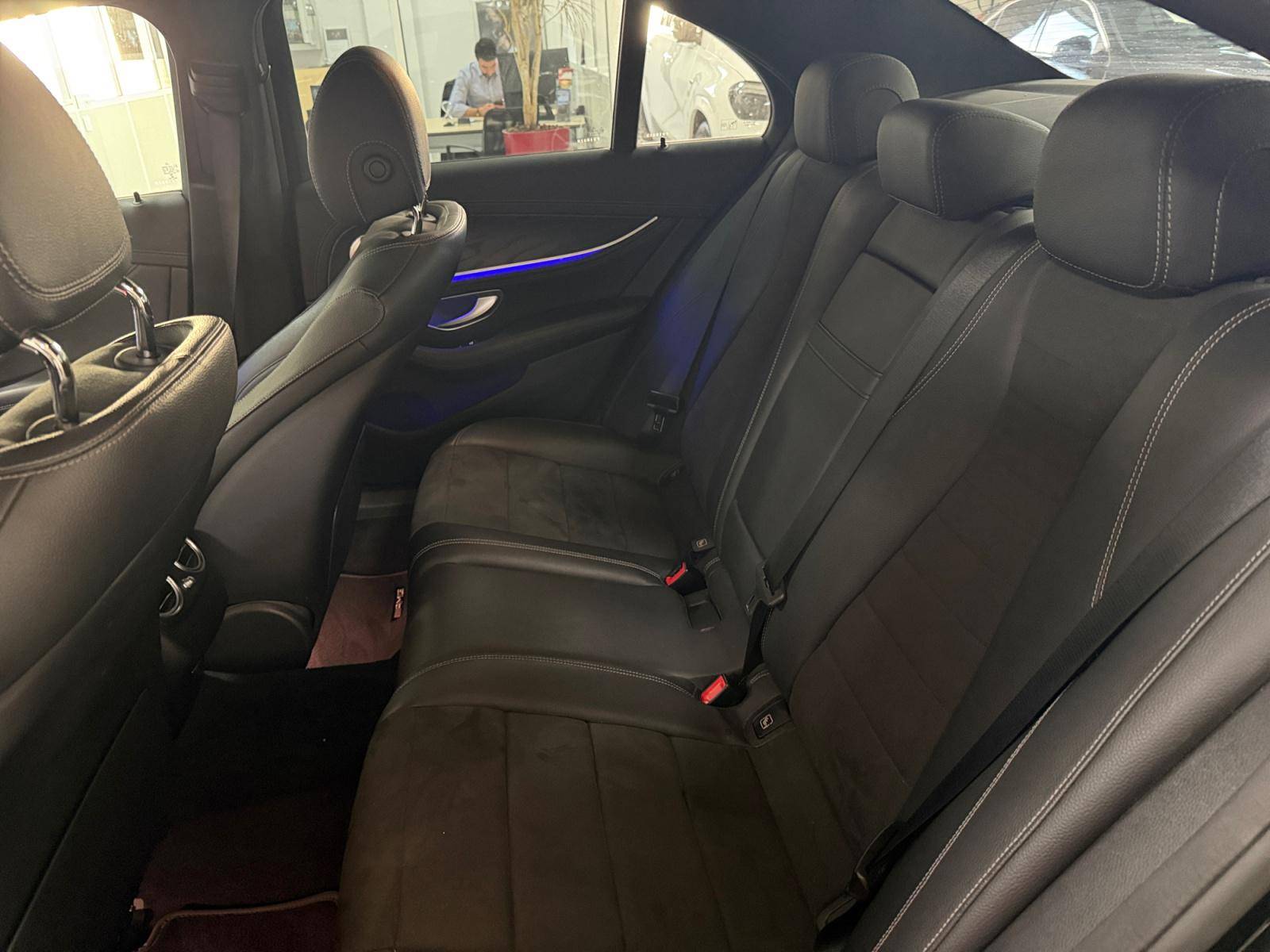 Image Mercedes-Benz CLASSE E BERLINE Classe E 300 de AMG Line Berline  Classe E 300 de 9G-Tronic AMG Line Classe E 300 de AMG Line Berline