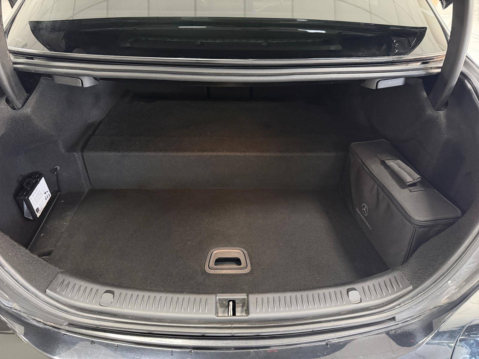 Image Mercedes-Benz CLASSE E BERLINE Classe E 300 de AMG Line Berline  Classe E 300 de 9G-Tronic AMG Line Classe E 300 de AMG Line Berline