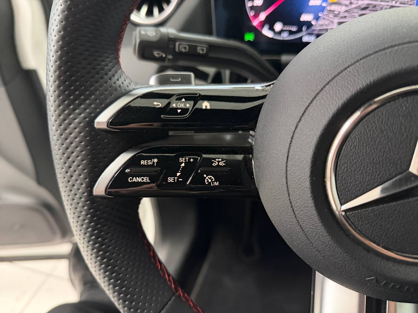 Image Mercedes-Benz GLA 250 e AMG Line  GLA 250 e 8G-DCT AMG Line 250 e AMG Line