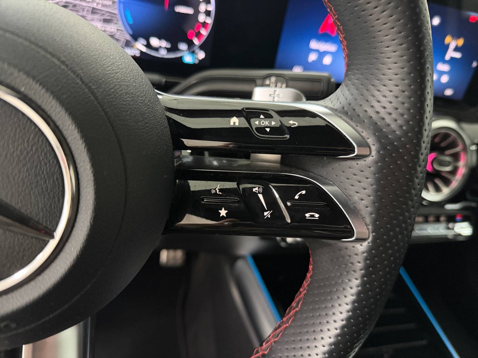 Image Mercedes-Benz GLA 250 e AMG Line  GLA 250 e 8G-DCT AMG Line 250 e AMG Line