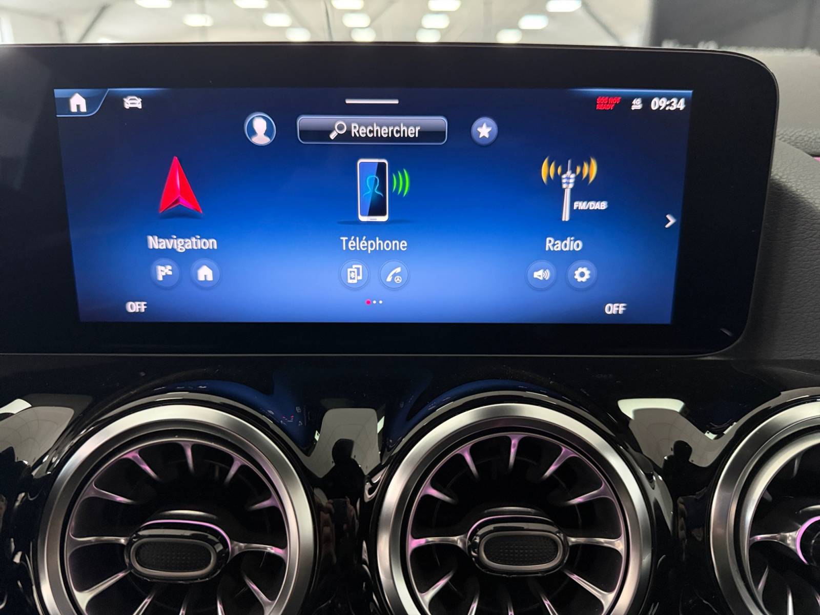 Image Mercedes-Benz GLA 250 e AMG Line  GLA 250 e 8G-DCT AMG Line 250 e AMG Line