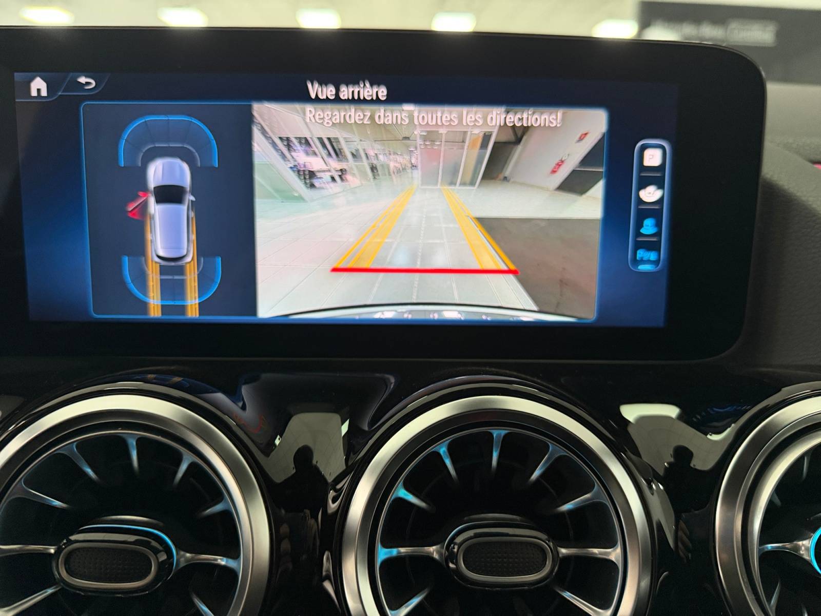 Image Mercedes-Benz GLA 250 e AMG Line  GLA 250 e 8G-DCT AMG Line 250 e AMG Line