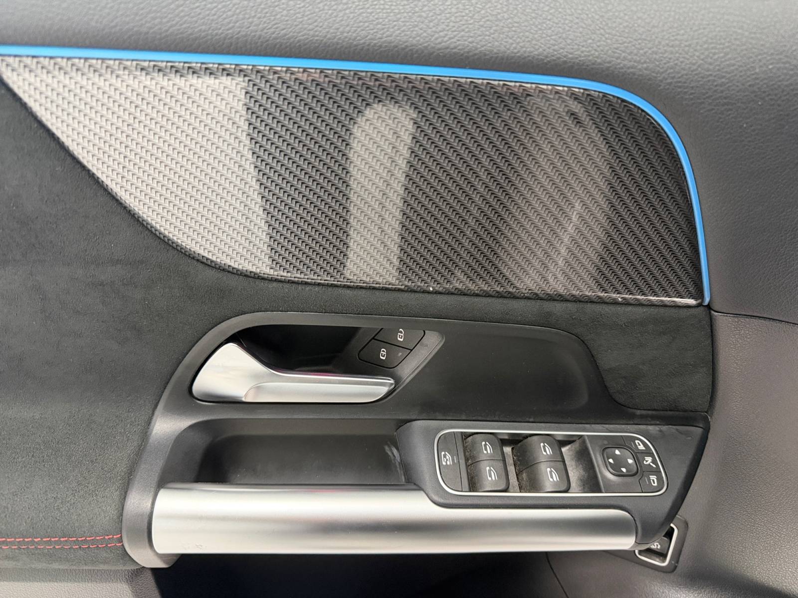 Image Mercedes-Benz GLA 250 e AMG Line  GLA 250 e 8G-DCT AMG Line 250 e AMG Line