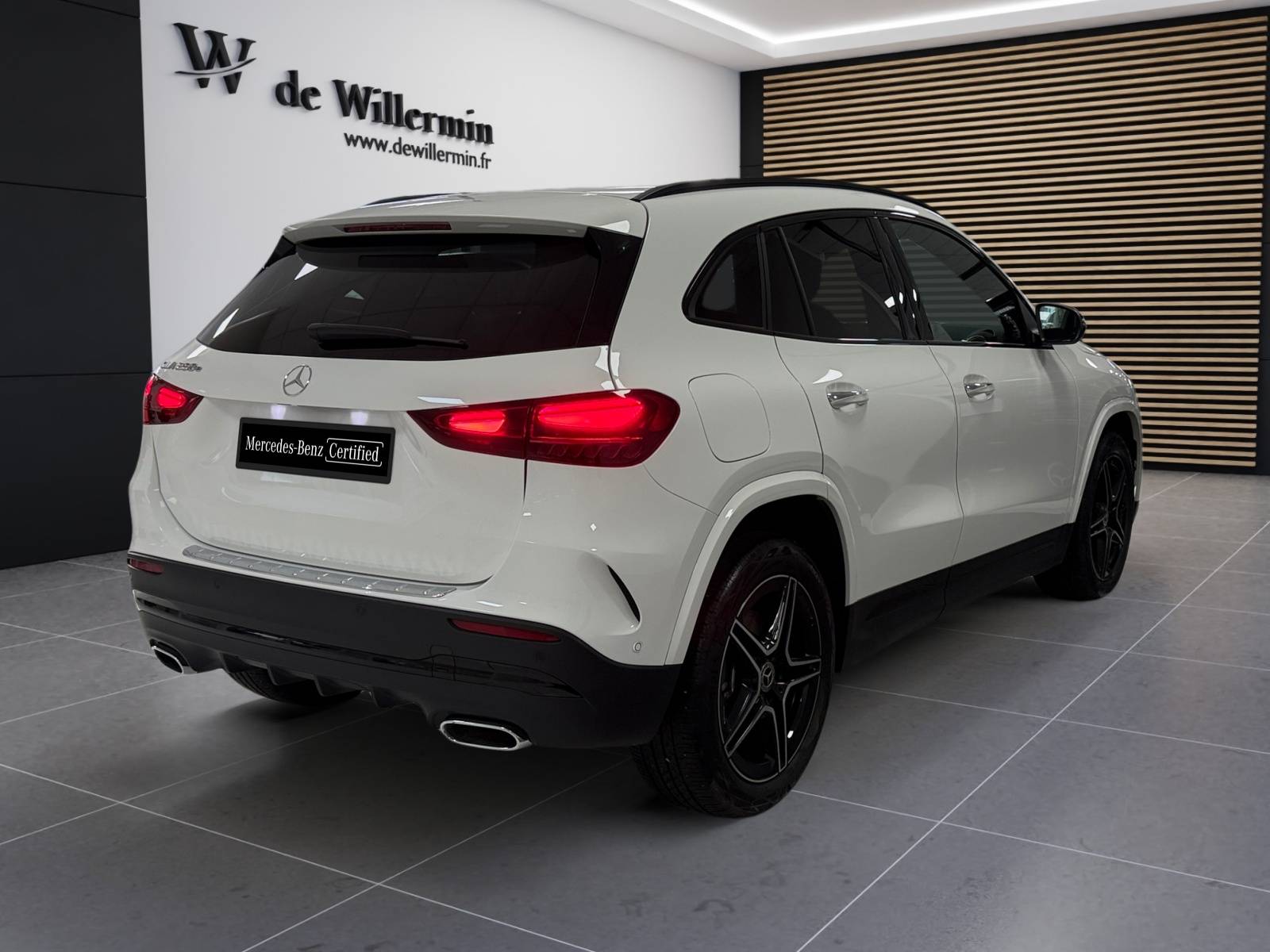Image Mercedes-Benz GLA 250 e AMG Line  GLA 250 e 8G-DCT AMG Line 250 e AMG Line