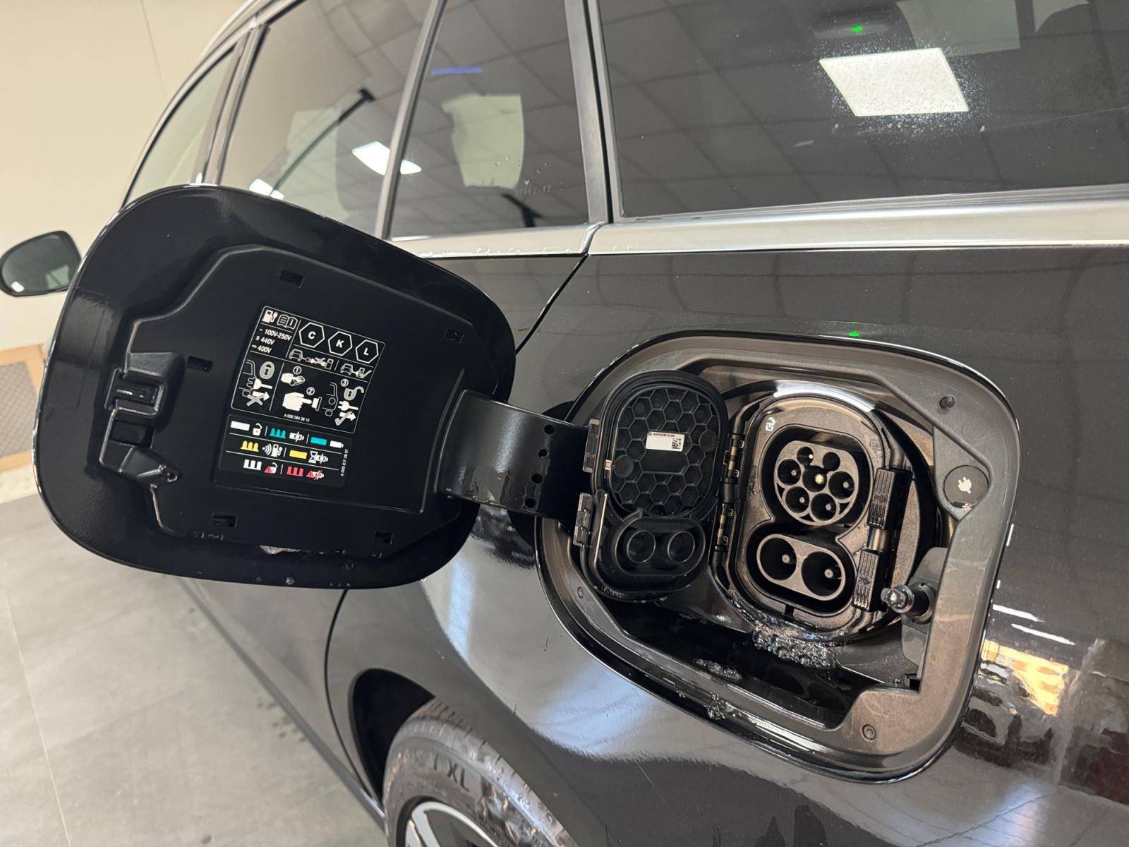 Image Mercedes-Benz CLASSE C BREAK Classe C 300 e Hybrid EQ Break Avantgarde Line  Classe C Break 300 e 9G-Tronic Avantgarde Line Classe C 300 e Hybrid EQ Break Avantgarde Line