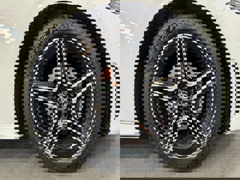 Image Mercedes-Benz CLASSE A 180 AMG Line  Classe A 180 7G-DCT AMG Line 180 AMG Line