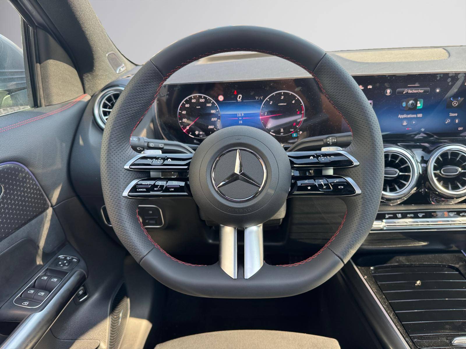 Image Mercedes-Benz GLA 200 d AMG Line  GLA 200 d AMG Line 200 d AMG Line