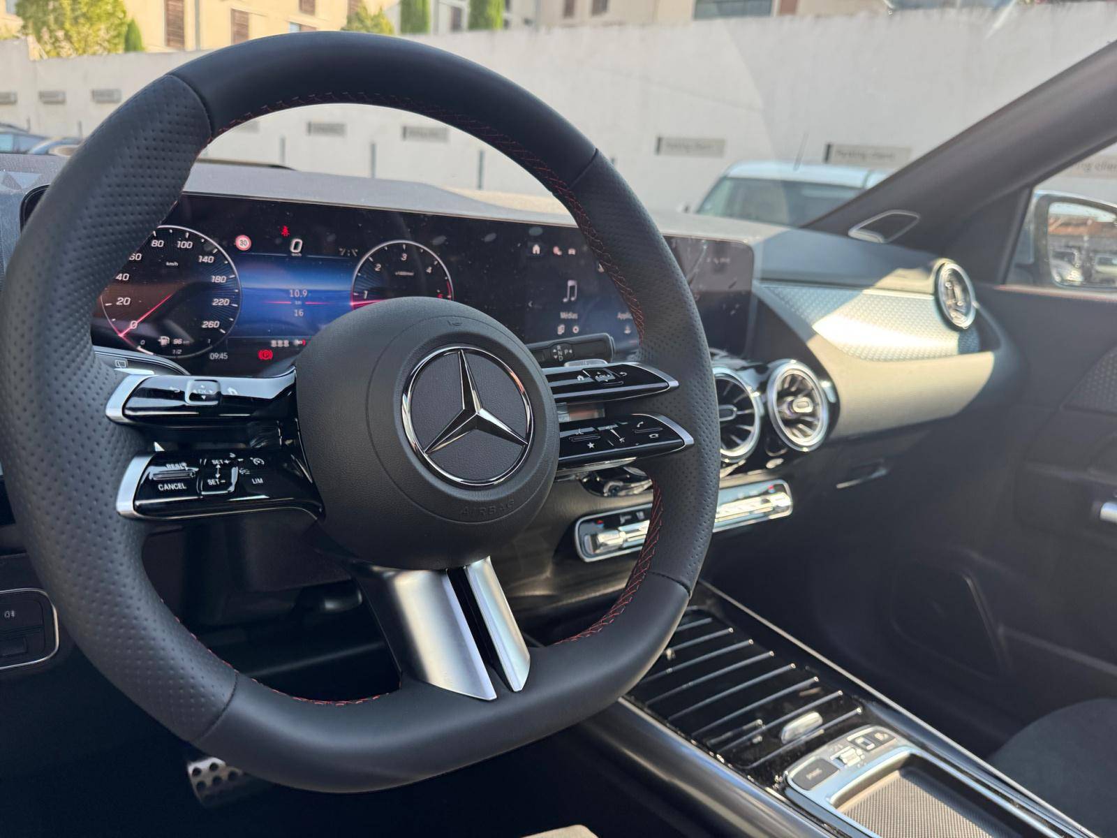 Image Mercedes-Benz GLA 200 d AMG Line  GLA 200 d AMG Line 200 d AMG Line