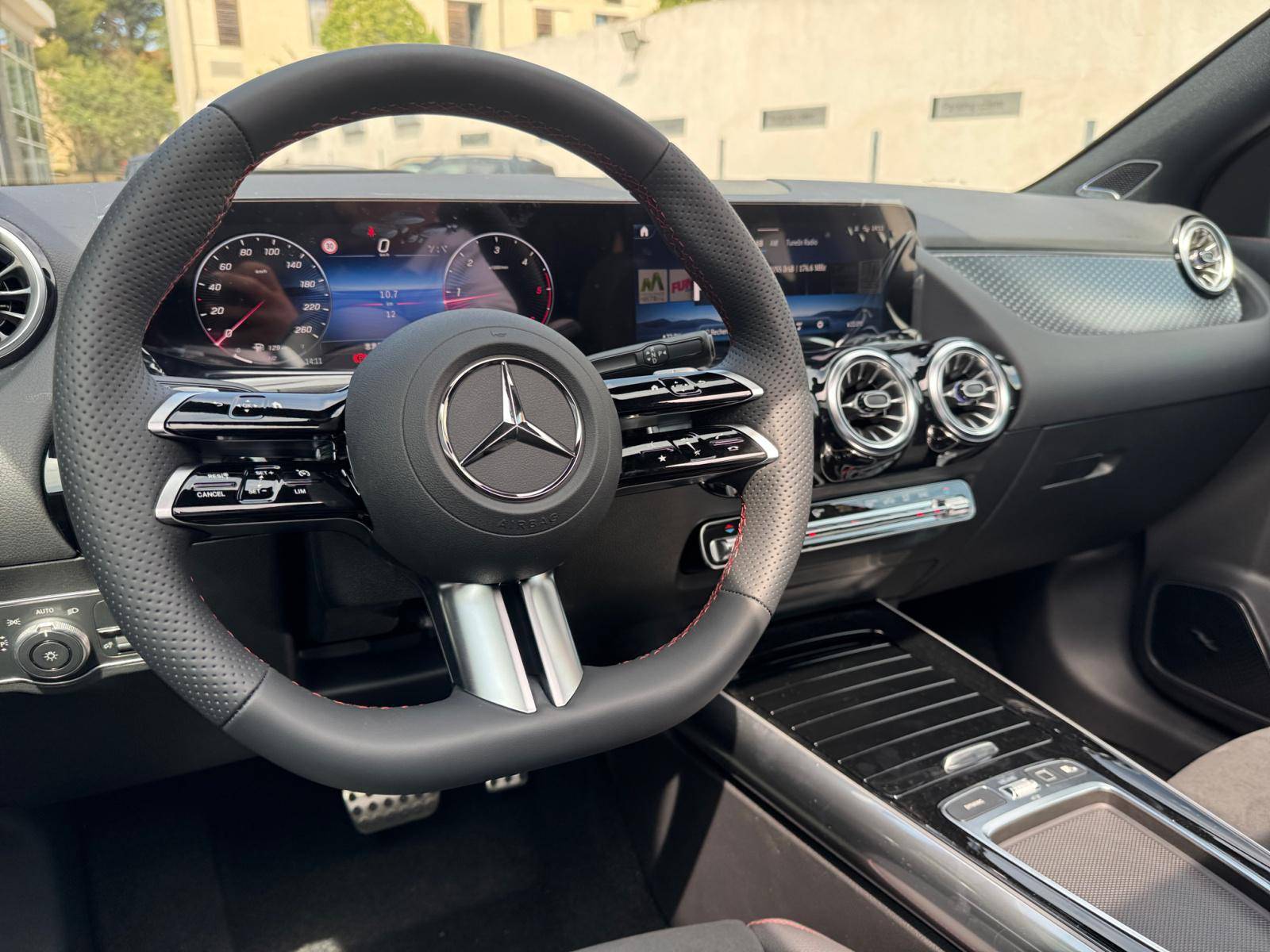 Image Mercedes-Benz GLA 200 d AMG Line  GLA 200 d AMG Line 200 d AMG Line