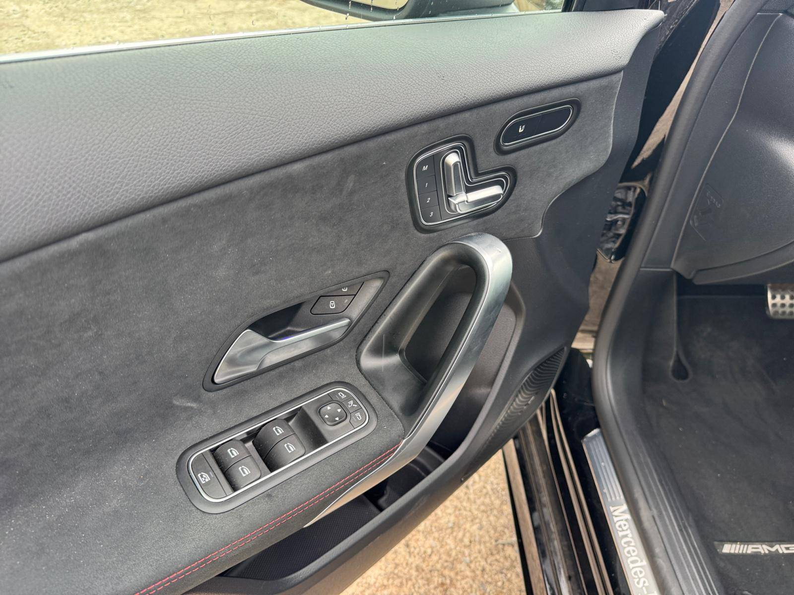 Image Mercedes-Benz CLASSE A 200 d AMG Line  Classe A 200 d AMG Line 200 d AMG Line