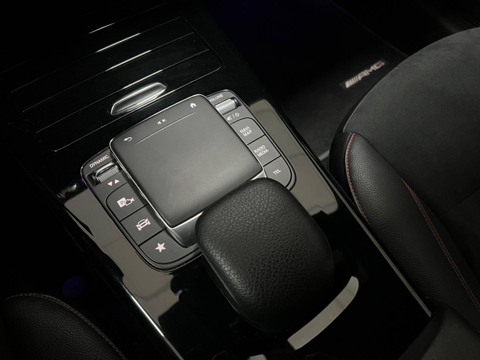 Image Mercedes-Benz CLASSE A 250 e AMG Line  Classe A 250 e 8G-DCT AMG Line 250 e AMG Line