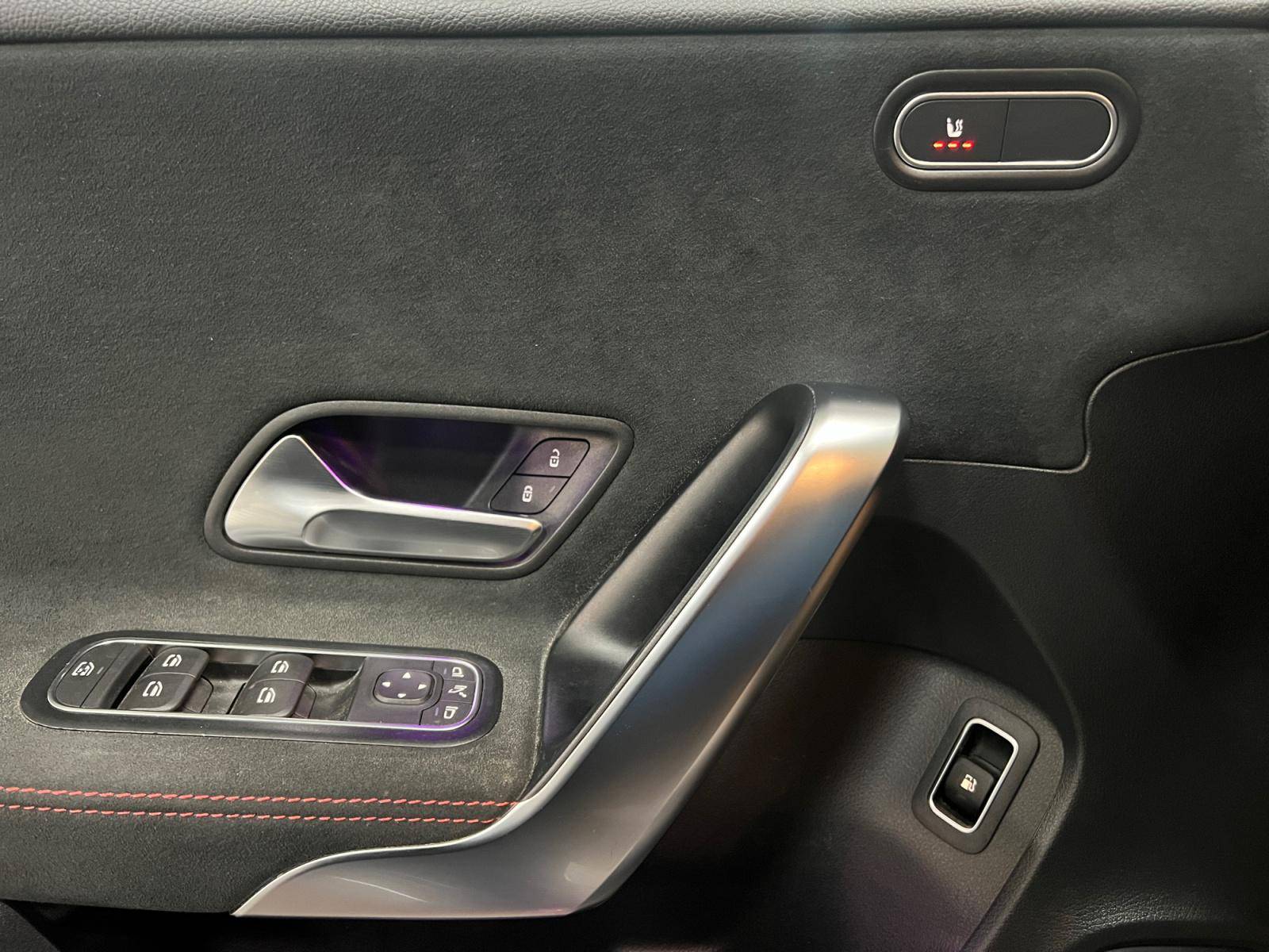 Image Mercedes-Benz CLASSE A 250 e AMG Line  Classe A 250 e 8G-DCT AMG Line 250 e AMG Line