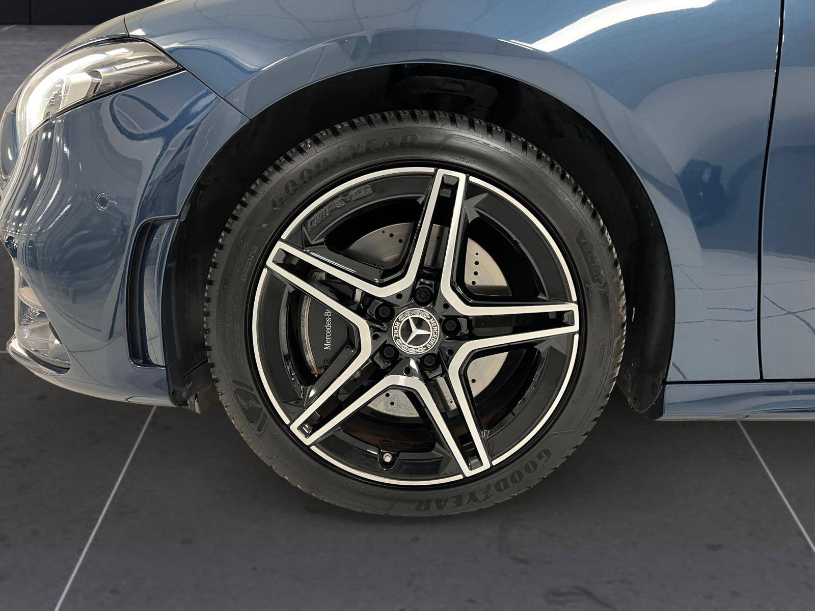 Image Mercedes-Benz CLASSE A 250 e AMG Line  Classe A 250 e 8G-DCT AMG Line 250 e AMG Line