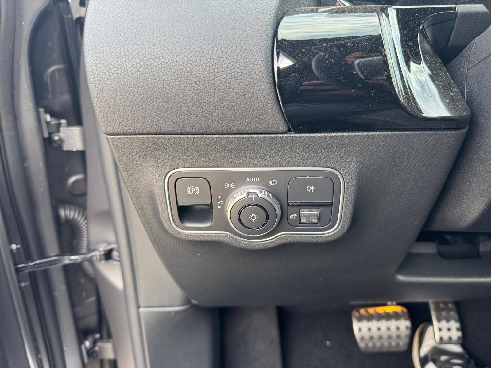 Image Mercedes-Benz GLA 200 d AMG Line  GLA 200 d AMG Line 200 d AMG Line