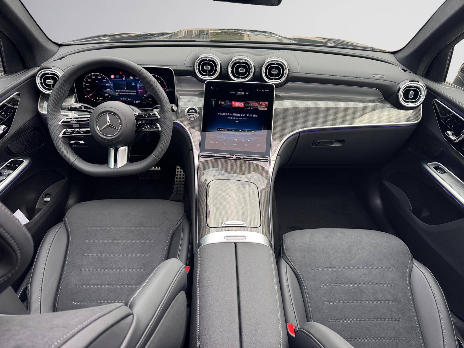 Image Mercedes-Benz GLC SUV GLC 220 d 4MATIC AMG Line   GLC 220 d 4MATIC AMG Line