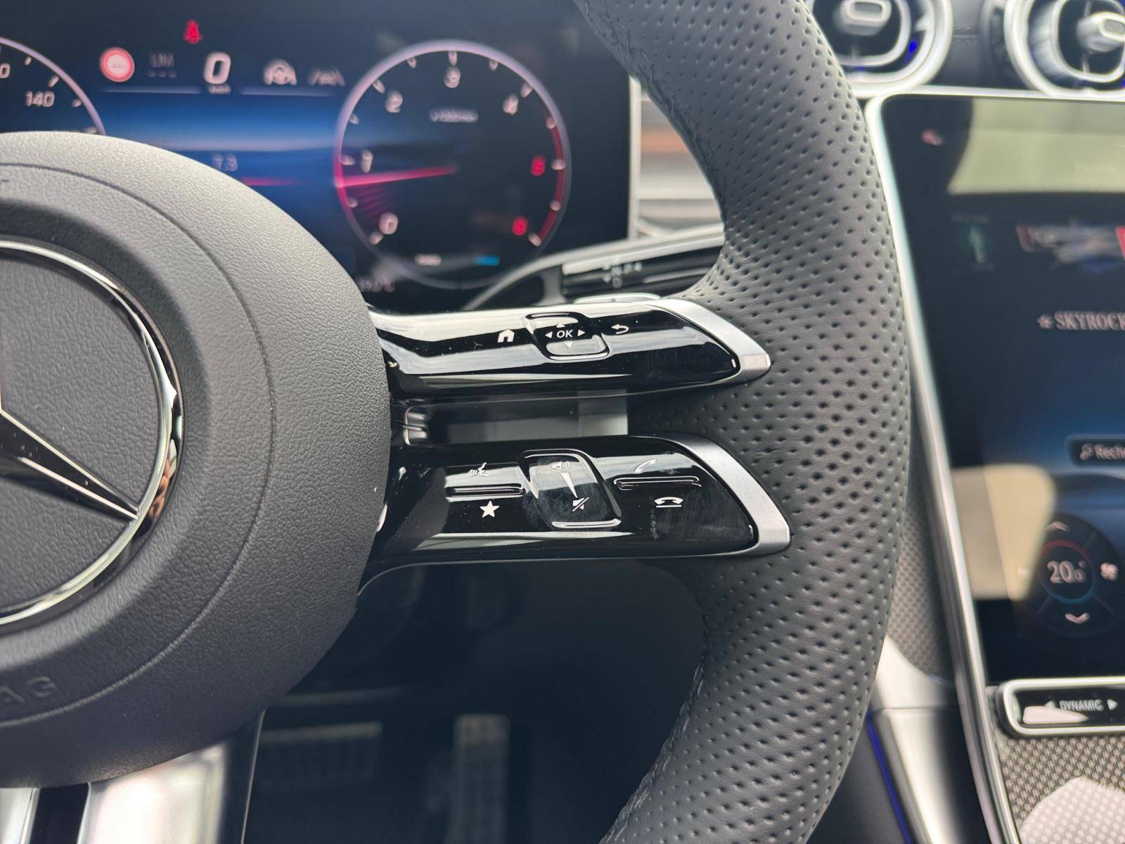 Image Mercedes-Benz GLC SUV GLC 220 d 4MATIC AMG Line   GLC 220 d 4MATIC AMG Line