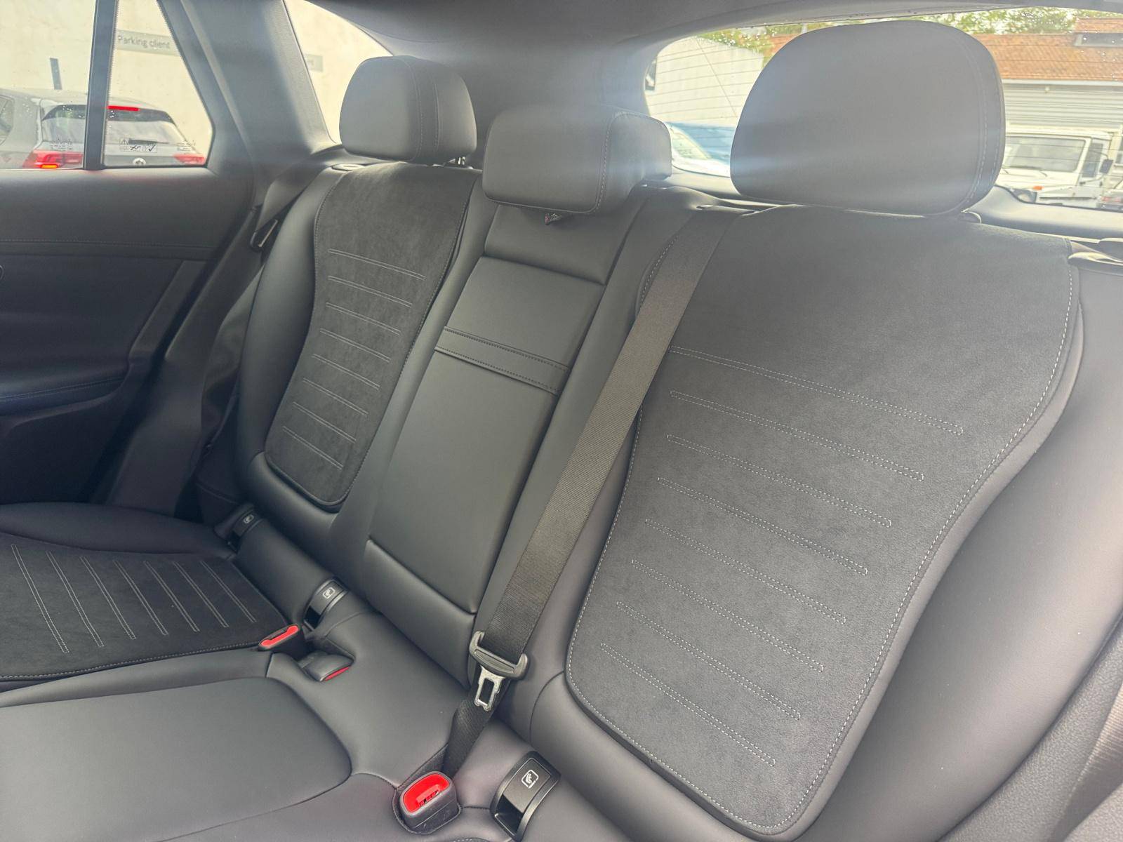 Image Mercedes-Benz GLC SUV GLC 220 d 4MATIC AMG Line   GLC 220 d 4MATIC AMG Line