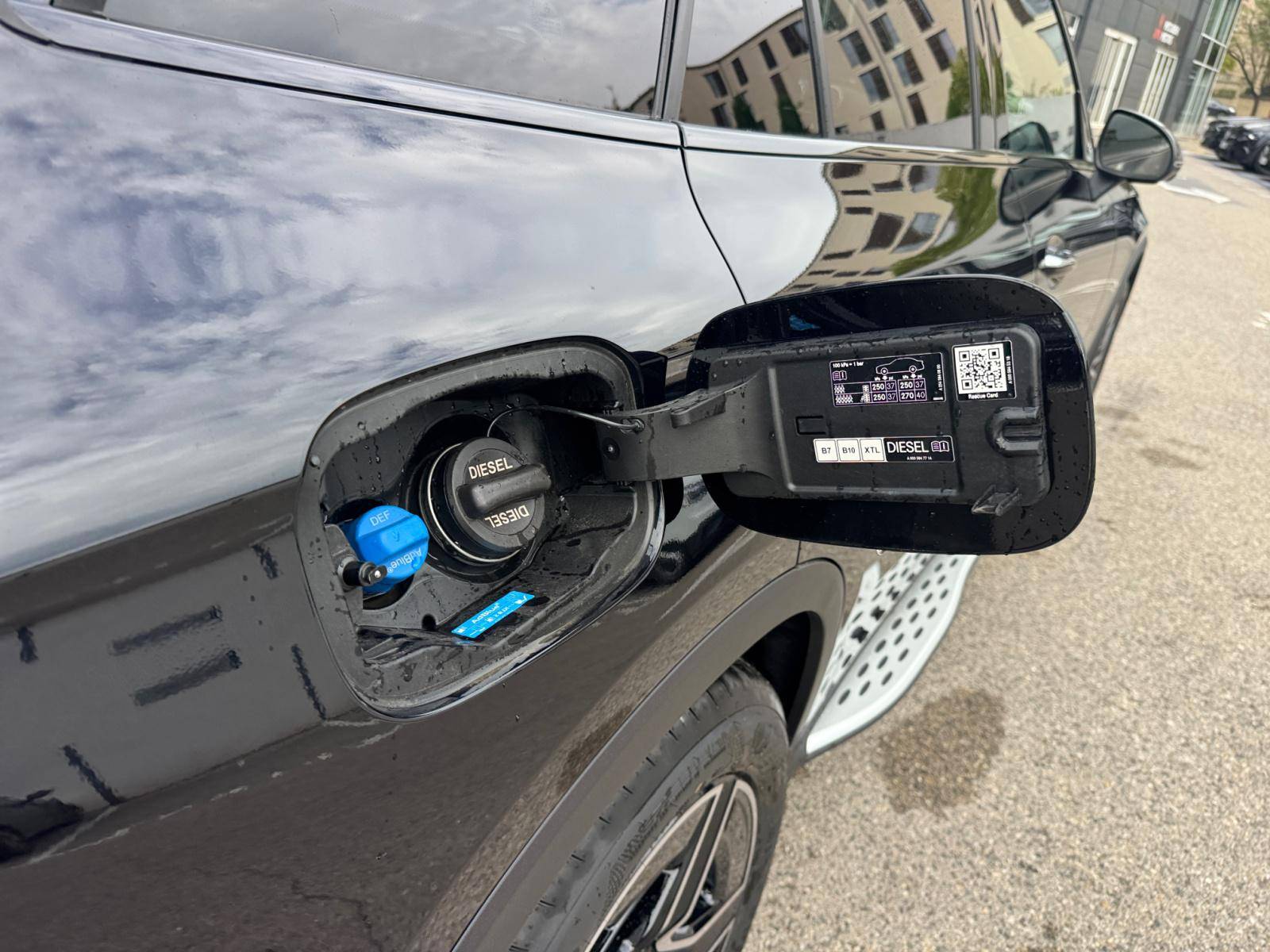 Image Mercedes-Benz GLC SUV GLC 220 d 4MATIC AMG Line   GLC 220 d 4MATIC AMG Line