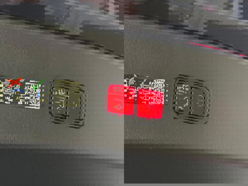 Image Mercedes-Benz GLC COUPÉ GLC 300 e Hybrid EQ 4MATIC Coupé AMG Line   GLC 300 e Hybrid EQ 4MATIC Coupé AMG Line