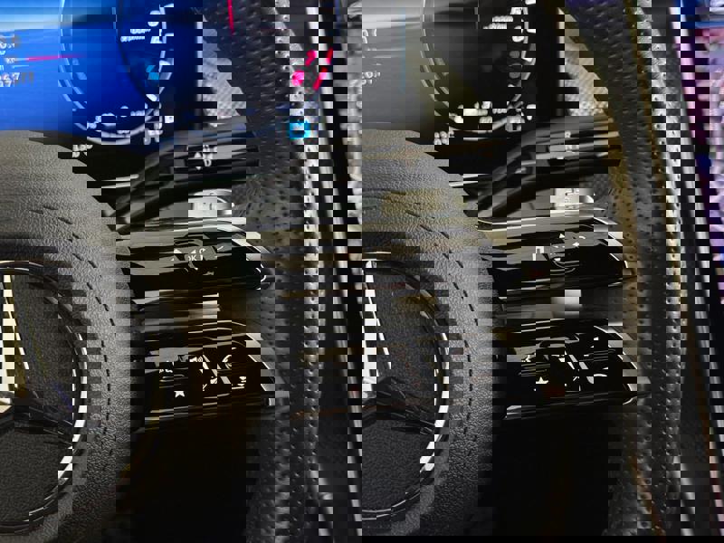 Image Mercedes-Benz GLC COUPÉ GLC 300 e Hybrid EQ 4MATIC Coupé AMG Line   GLC 300 e Hybrid EQ 4MATIC Coupé AMG Line