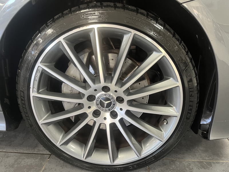 Image Mercedes-Benz CLASSE E COUPÉ Classe E 220 d 4MATIC AMG Line Coupé  Classe E Coupé 220 d 9G-Tronic 4-Matic AMG Line Classe E 220 d 4MATIC AMG Line Coupé