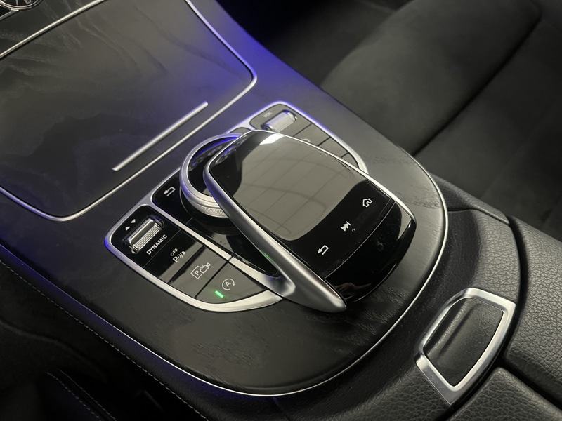 Image Mercedes-Benz CLASSE E COUPÉ Classe E 220 d 4MATIC AMG Line Coupé  Classe E Coupé 220 d 9G-Tronic 4-Matic AMG Line Classe E 220 d 4MATIC AMG Line Coupé