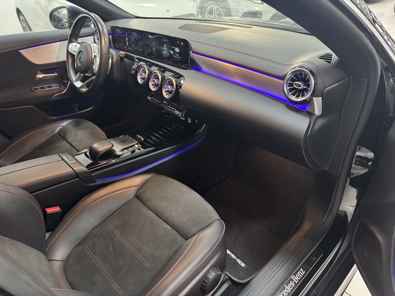 Image Mercedes-Benz CLA SHOOTING BRAKE CLA 200 d Shooting Brake AMG Line   CLA 200 d Shooting Brake AMG Line