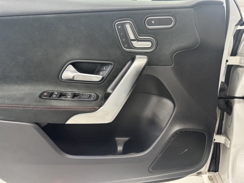 Image Mercedes-Benz CLASSE A 180 AMG Line   180 AMG Line