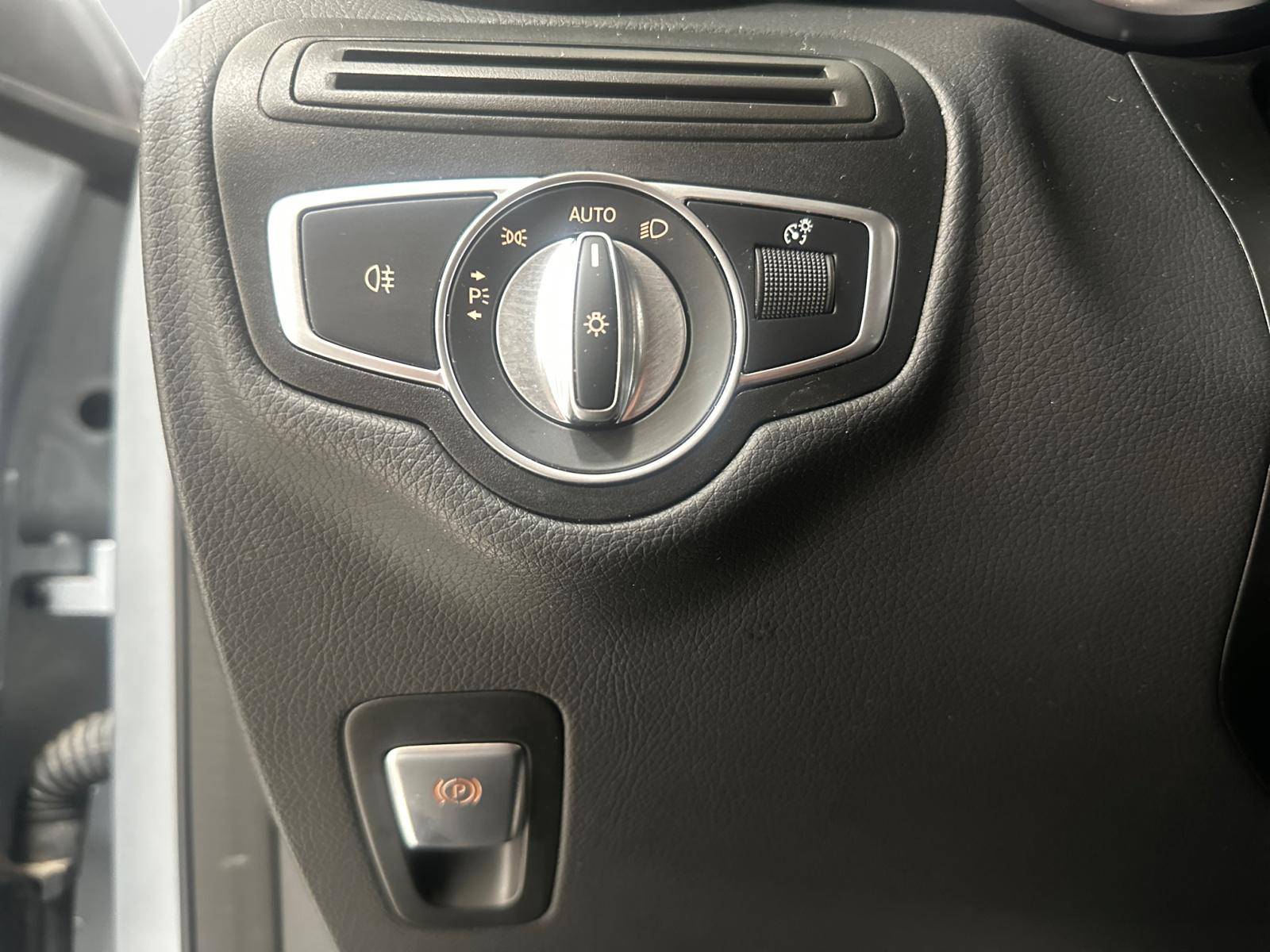 Image Mercedes-Benz GLC SUV GLC 300de 4MATIC SUV AMG Line  GLC 300de 4MATIC SUV AMG Line GLC 300de 4MATIC SUV AMG Line